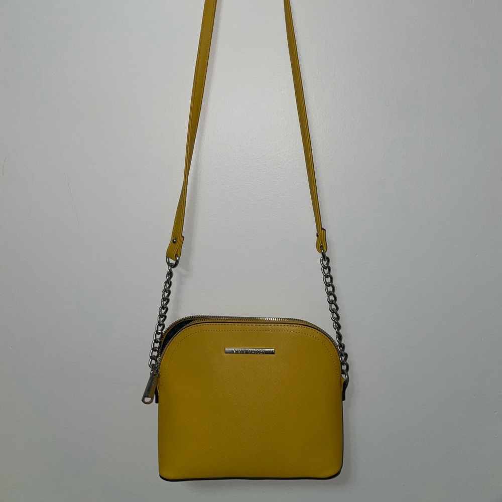 Super cute yellow Steve Madden purse